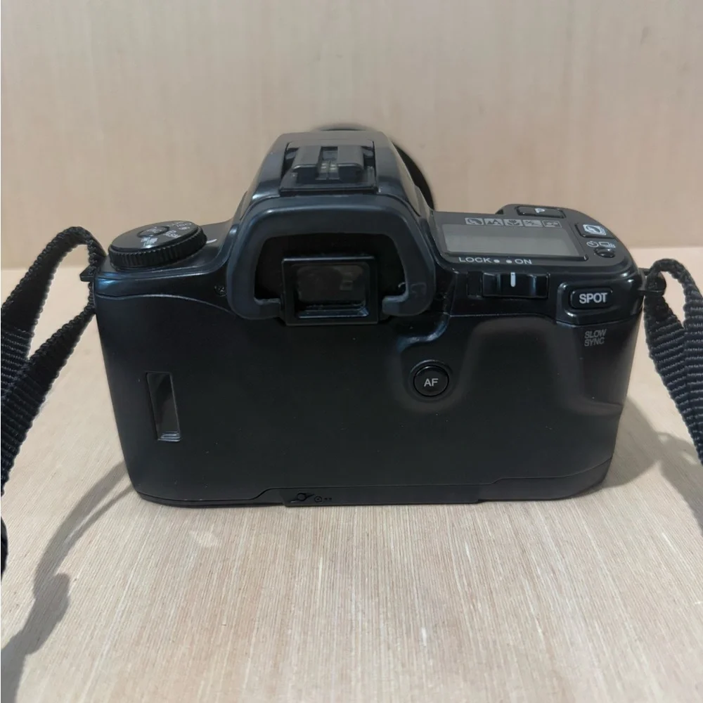 Minolta Maxxum HTsi AF 35mm SLR Camera w/70-210AF Lens Untested w/Film Buy As Is